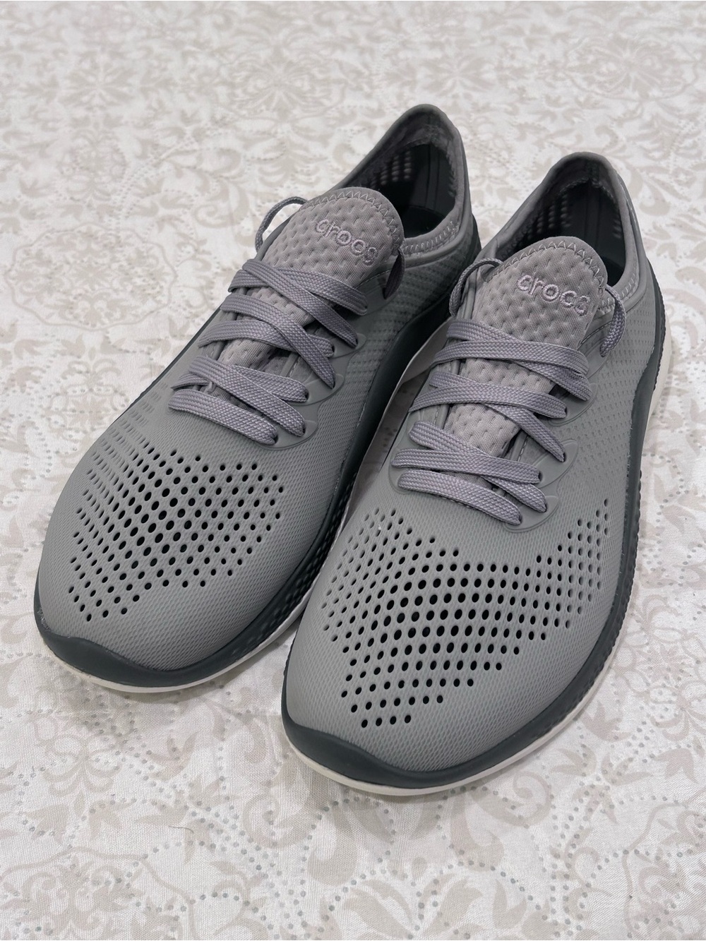 Crocs LiteRide 360 Men’s 9 Gray Pacer Sneaker Running Water Trainer Shoe 206715